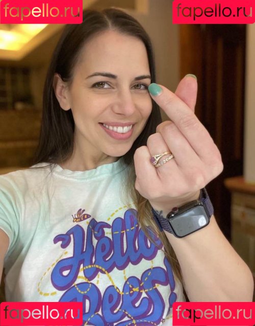 Laura Bailey Onlyfans Photo Gallery 