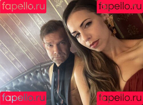 Laura Bailey Onlyfans Photo Gallery 