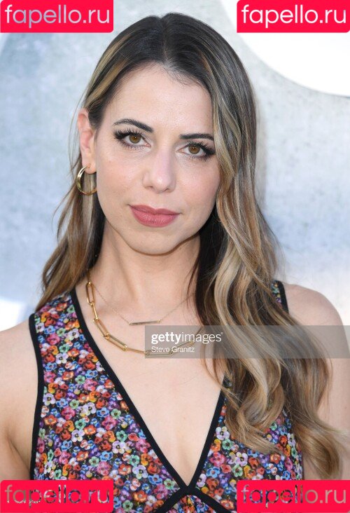 Laura Bailey Onlyfans Photo Gallery 