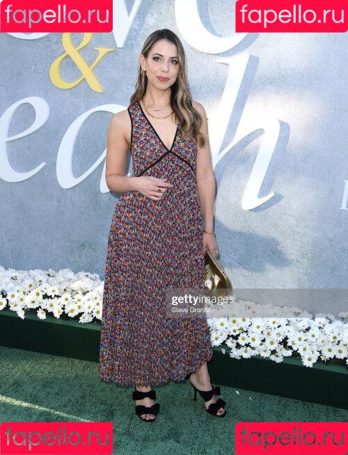 Laura Bailey Onlyfans Photo Gallery 