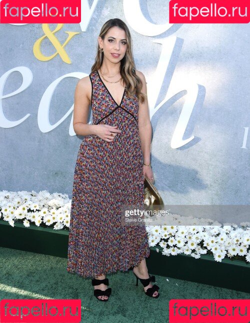 Laura Bailey Onlyfans Photo Gallery 