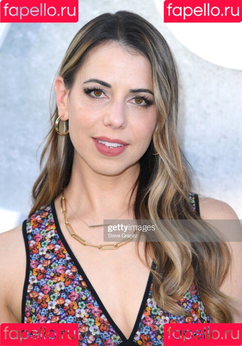 Laura Bailey Onlyfans Photo Gallery 