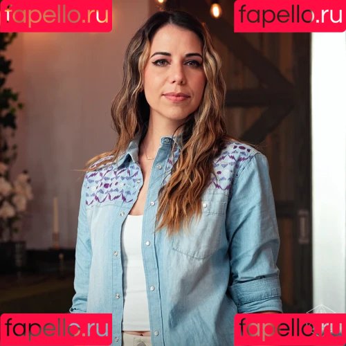 Laura Bailey Onlyfans Photo Gallery 