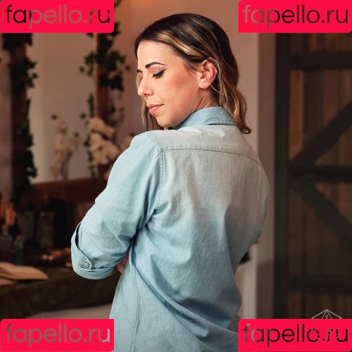 Laura Bailey Onlyfans Photo Gallery 