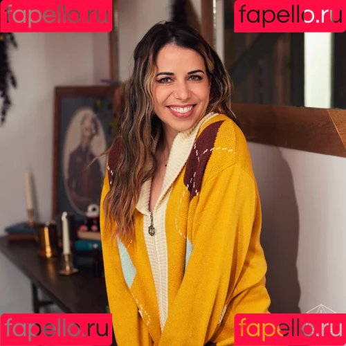 Laura Bailey Onlyfans Photo Gallery 