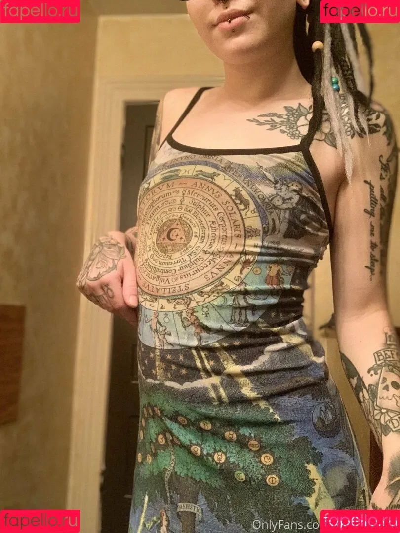 m00nwxtch Onlyfans Photo Gallery 