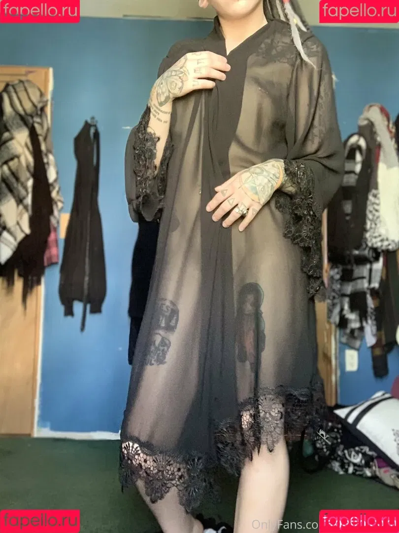 m00nwxtch Onlyfans Photo Gallery 