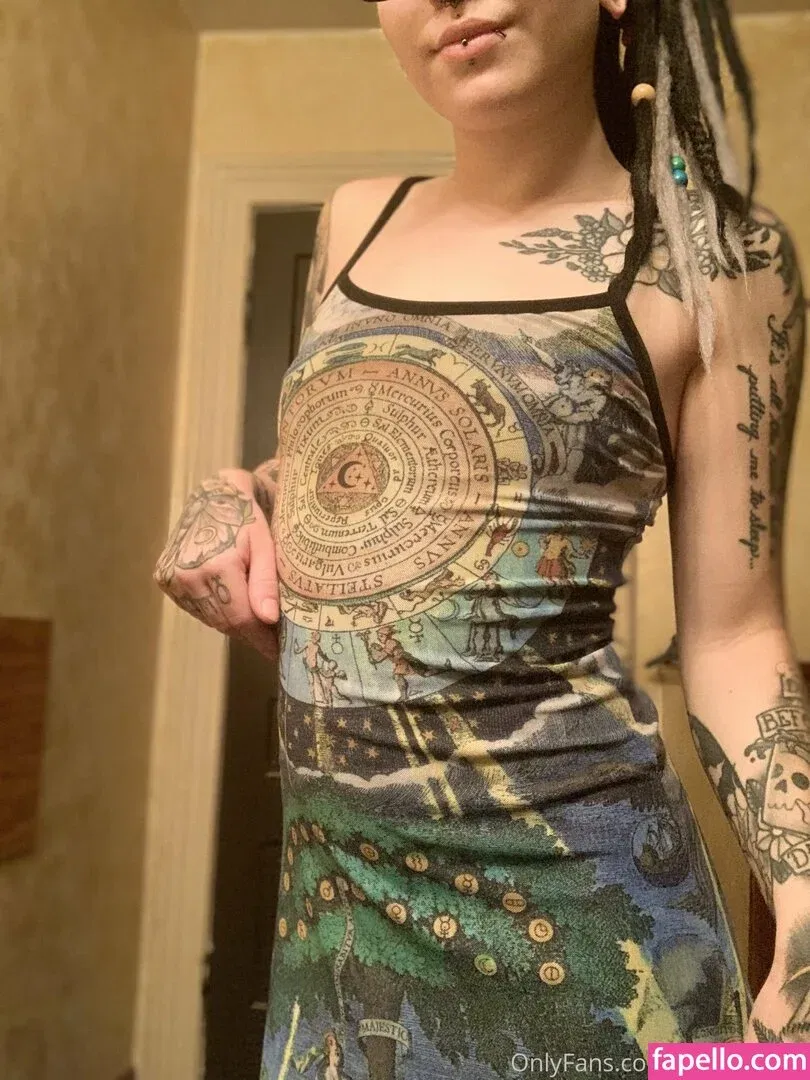 m00nwxtch Onlyfans Photo Gallery 