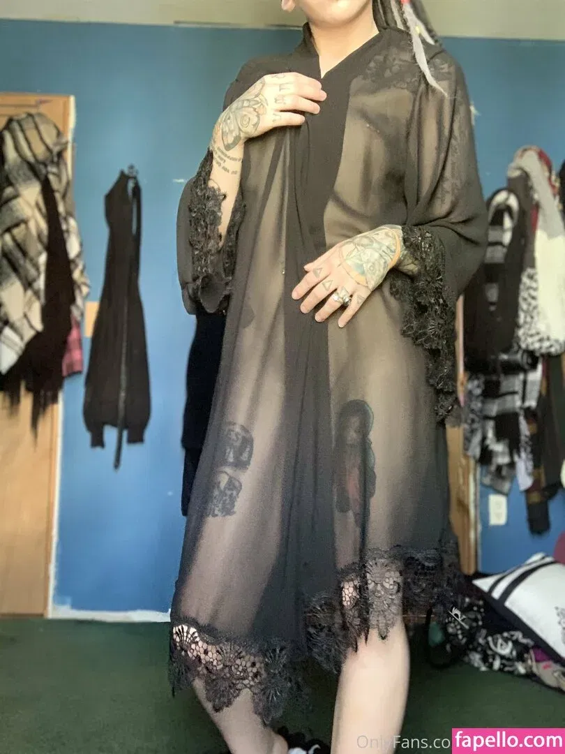 m00nwxtch Onlyfans Photo Gallery 