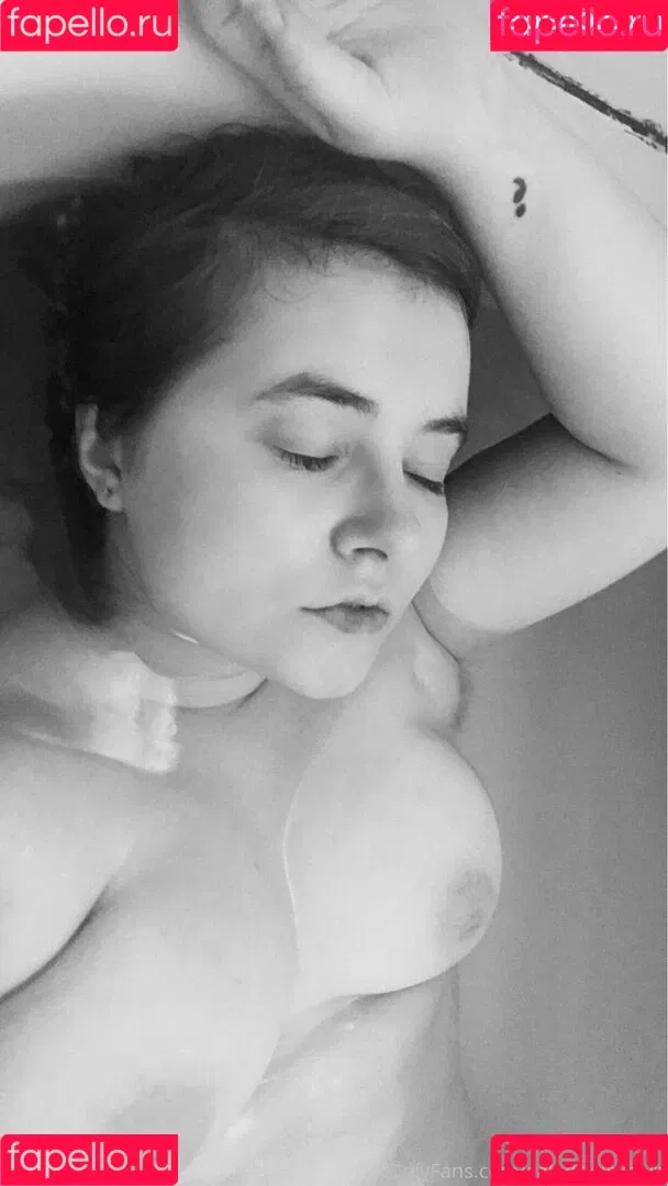 galadrielevelyn Onlyfans Photo Gallery 