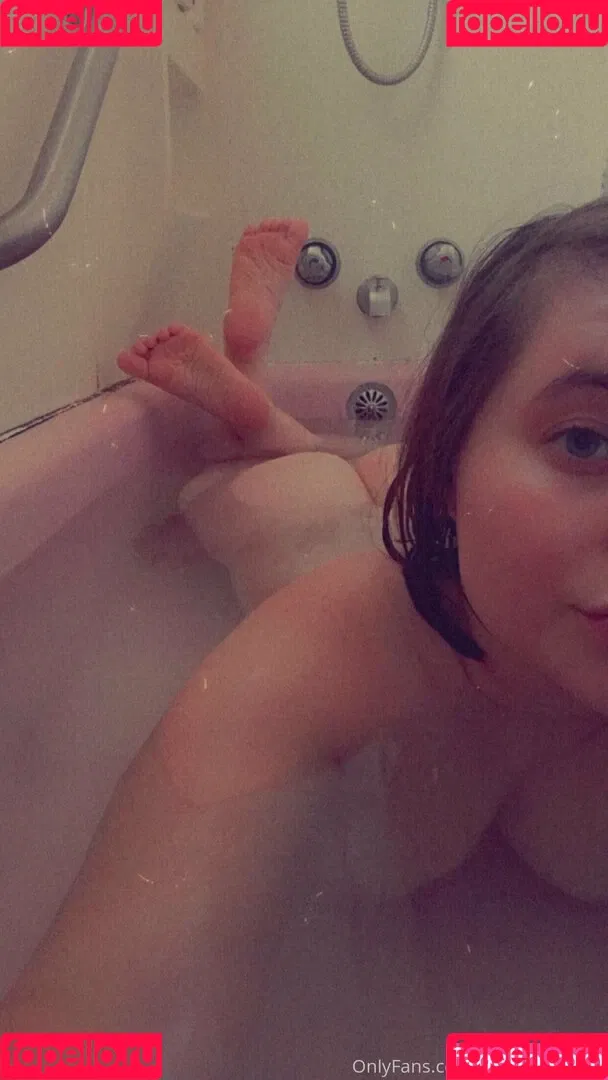 galadrielevelyn Onlyfans Photo Gallery 