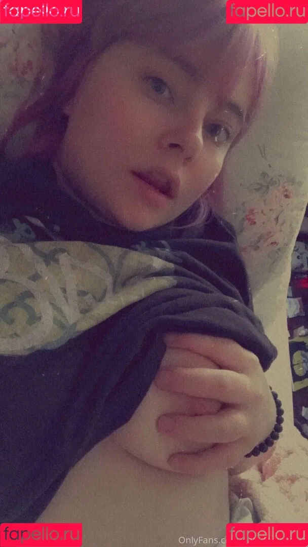 galadrielevelyn Onlyfans Photo Gallery 