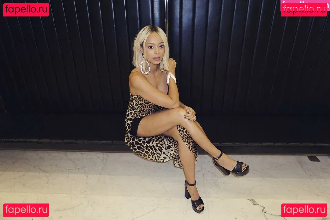 Amber Stevens West Onlyfans Photo Gallery 