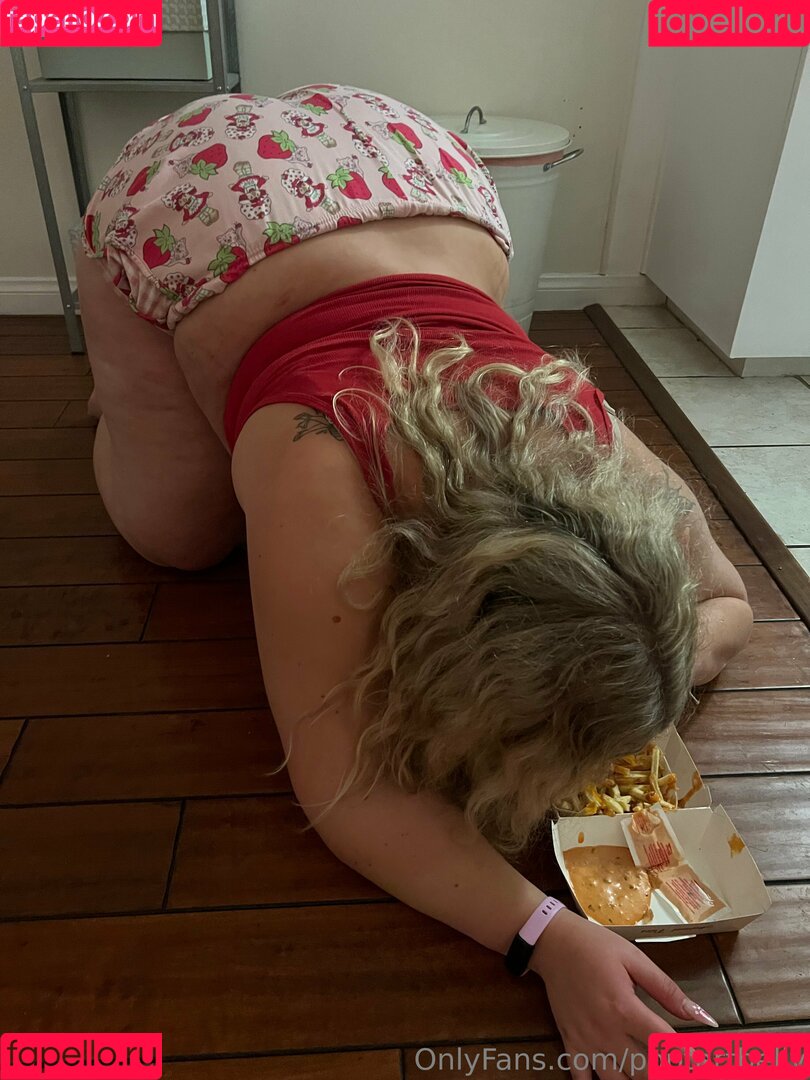 poptartbelly Onlyfans Photo Gallery 