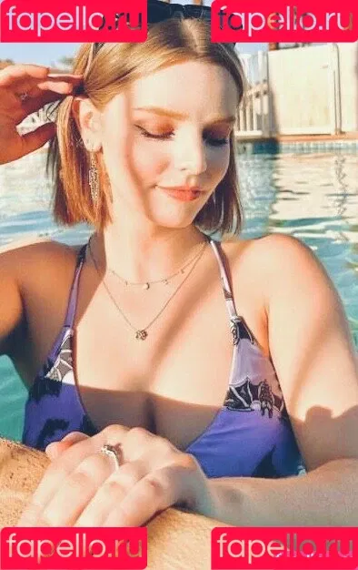 Meg_155 Onlyfans Photo Gallery 