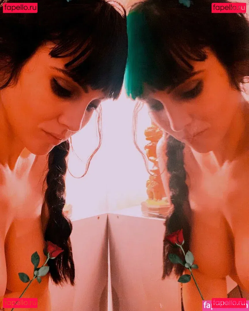 Globelamp Onlyfans Photo Gallery 