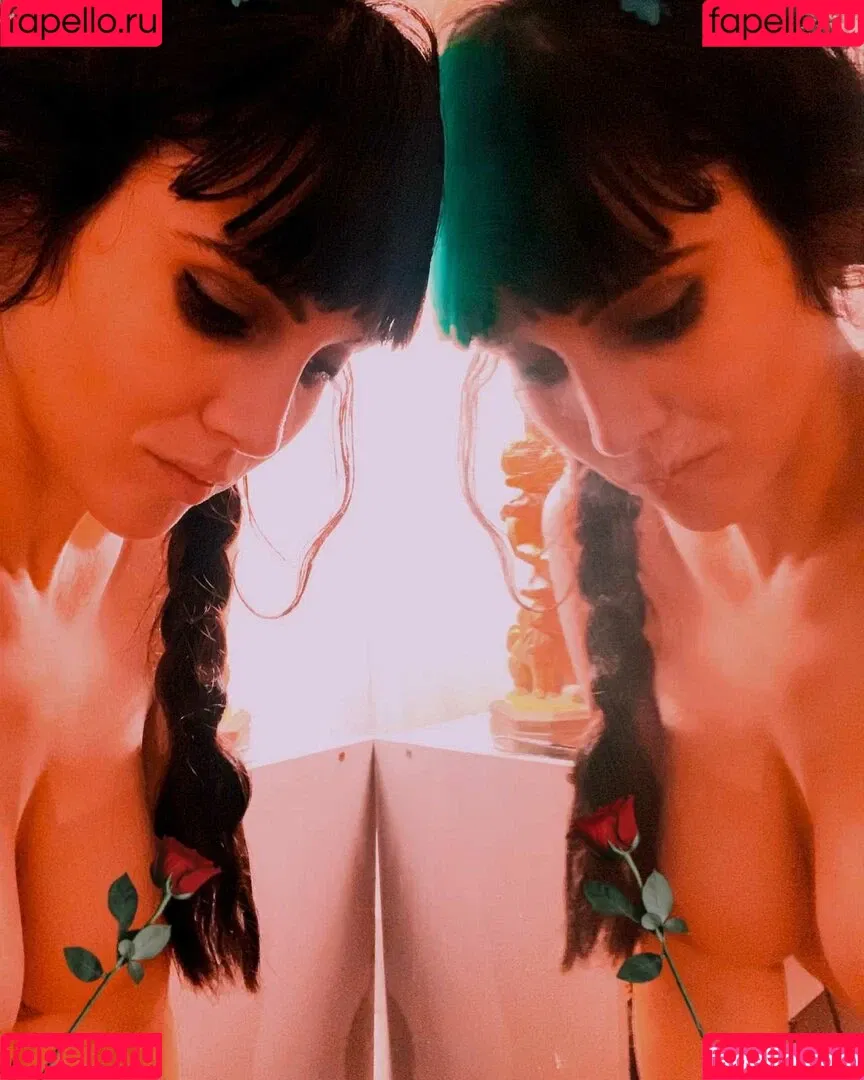 Globelamp Onlyfans Photo Gallery 