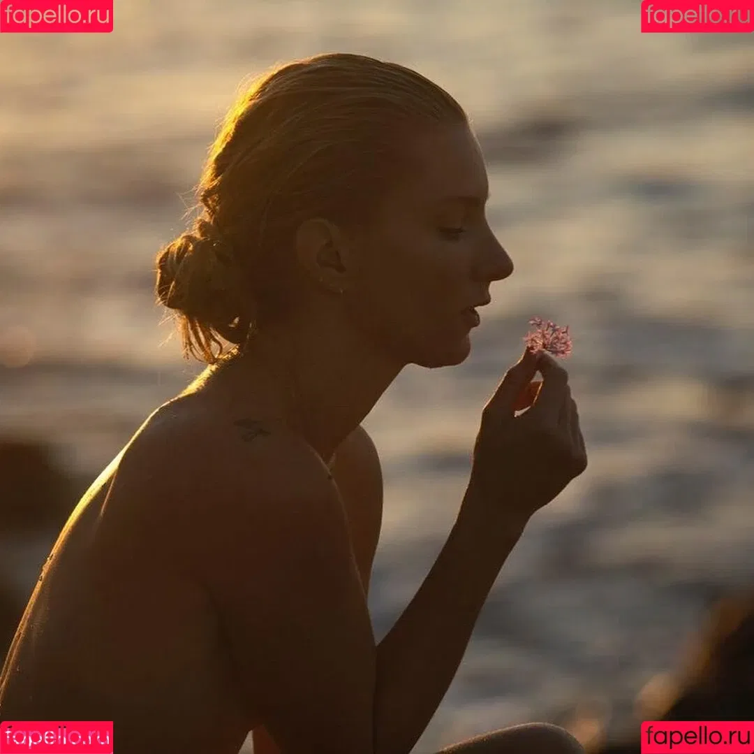 Heather Morris Onlyfans Photo Gallery 