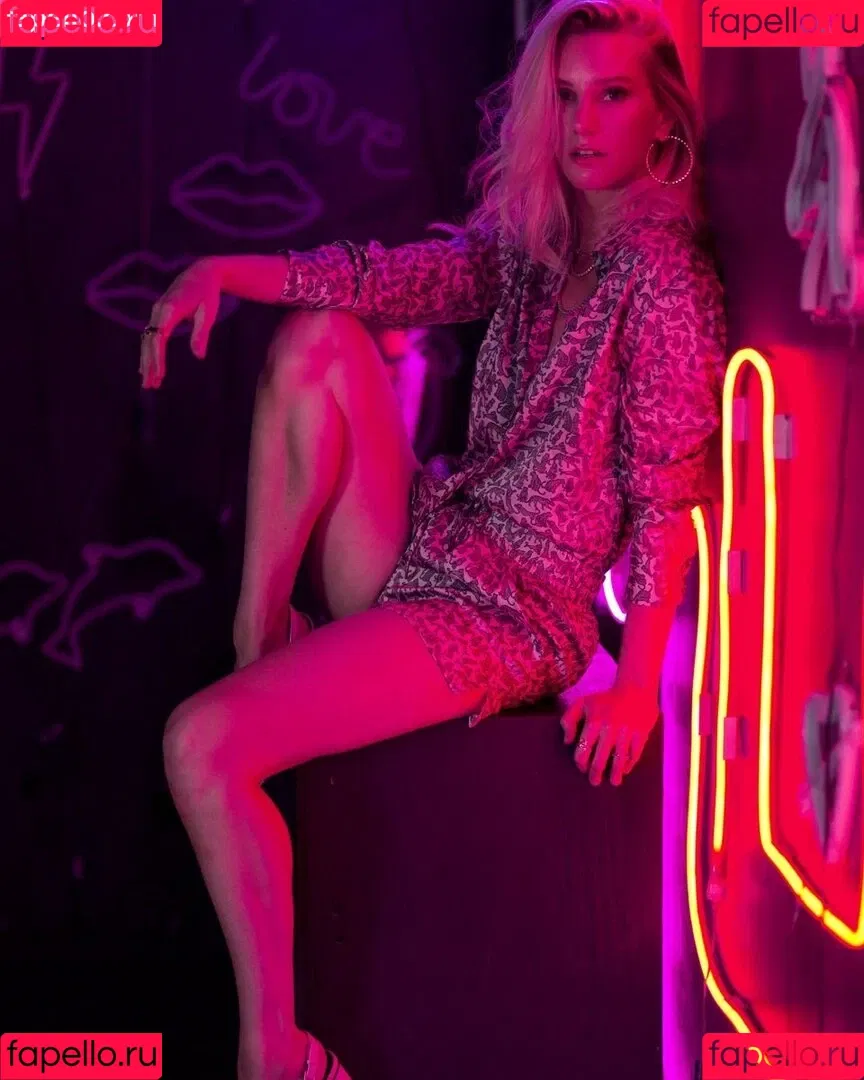 Heather Morris Onlyfans Photo Gallery 