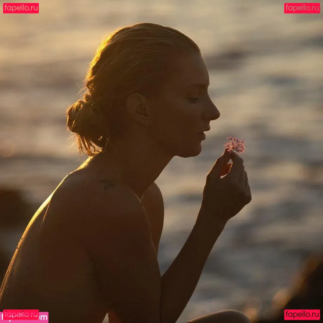 Heather Morris Onlyfans Photo Gallery 