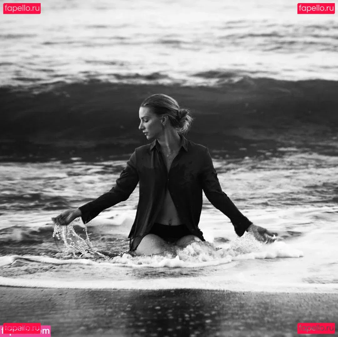 Heather Morris Onlyfans Photo Gallery 