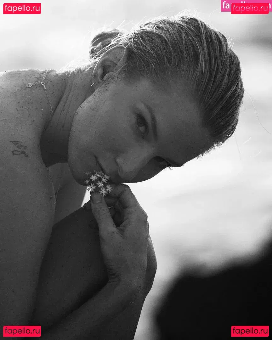 Heather Morris Onlyfans Photo Gallery 