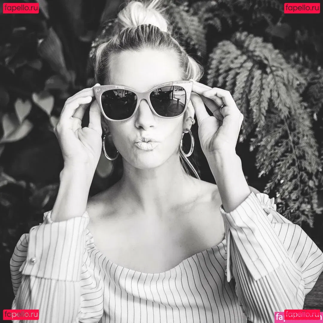 Heather Morris Onlyfans Photo Gallery 