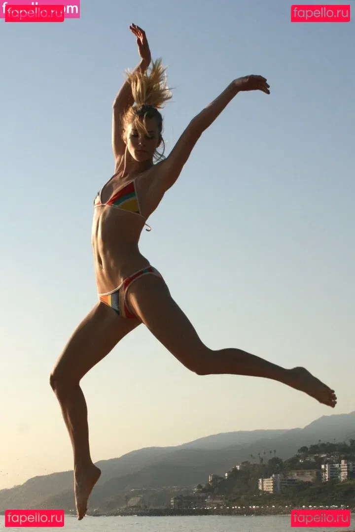 Heather Morris Onlyfans Photo Gallery 