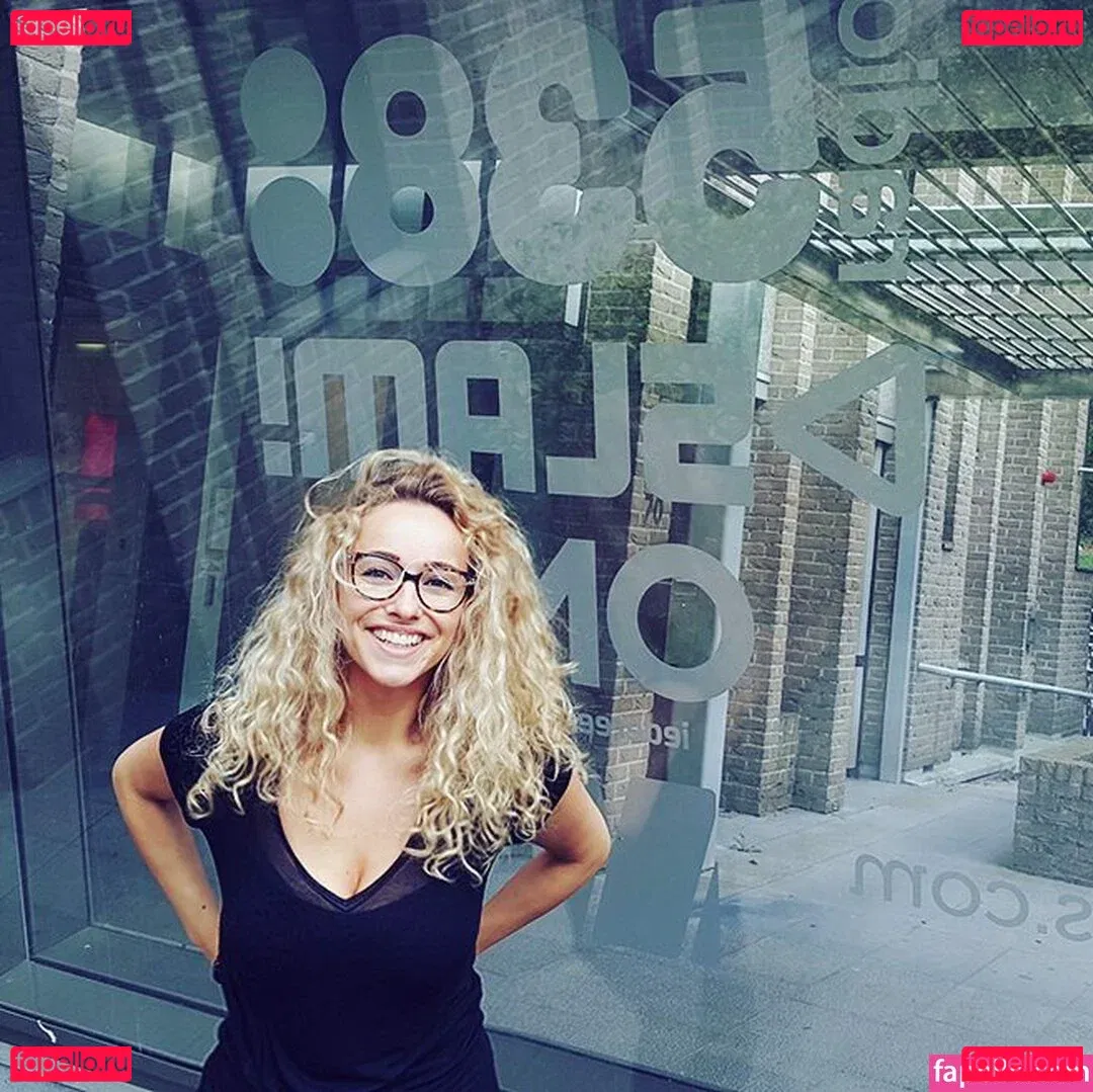 Zimra Geurts Onlyfans Photo Gallery 