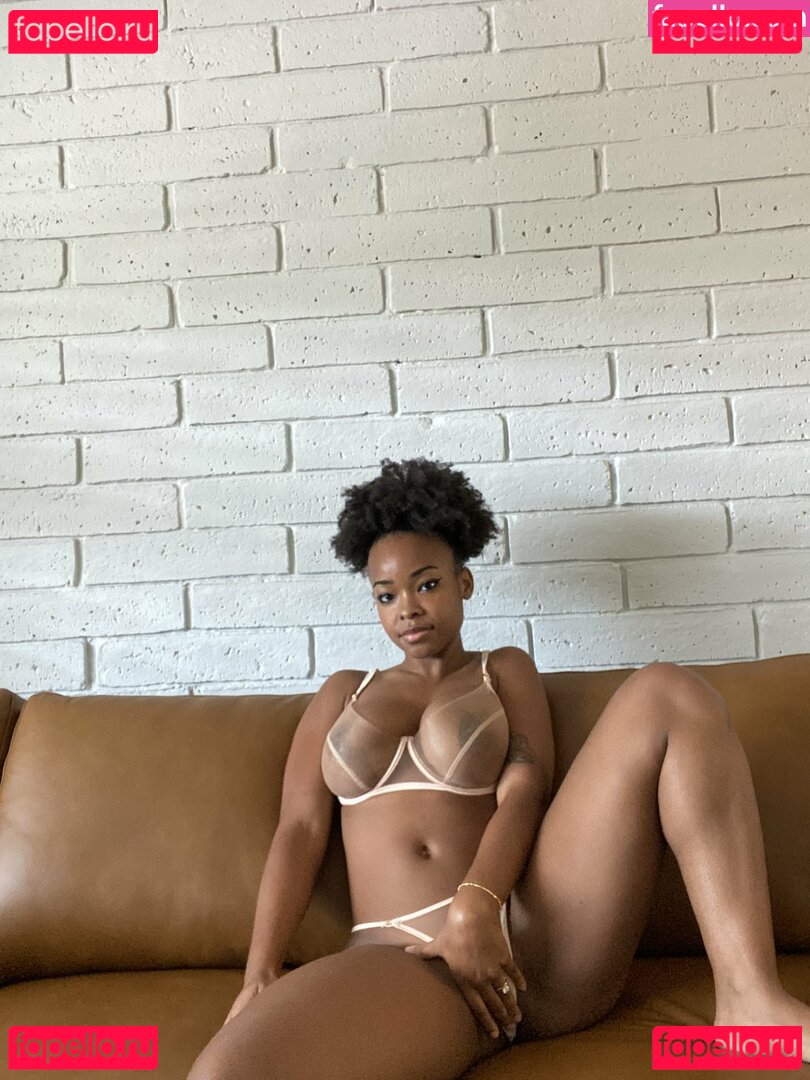 Zuri Bella Rose Nude Onlyfans Photo 15