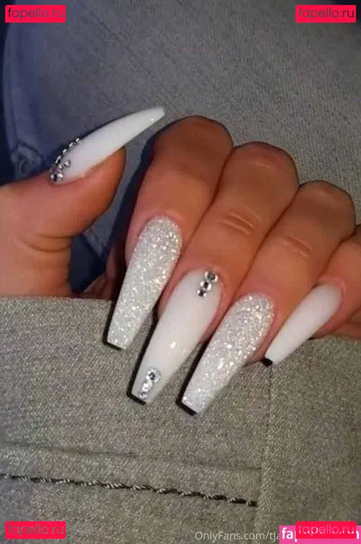 avery-maeex Onlyfans Photo Gallery 