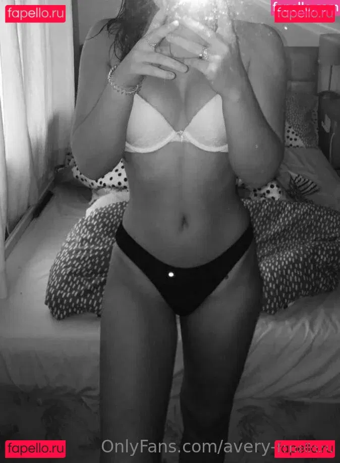 avery-maeex Onlyfans Photo Gallery 