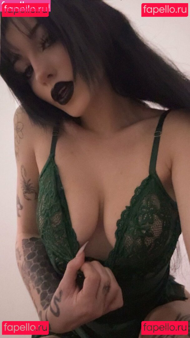 Vampy Bites Nude Onlyfans Photo 6