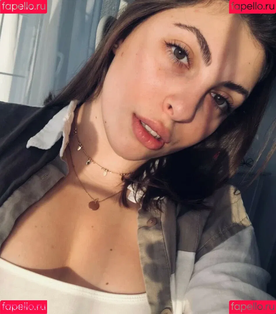 petratimea Onlyfans Photo Gallery 