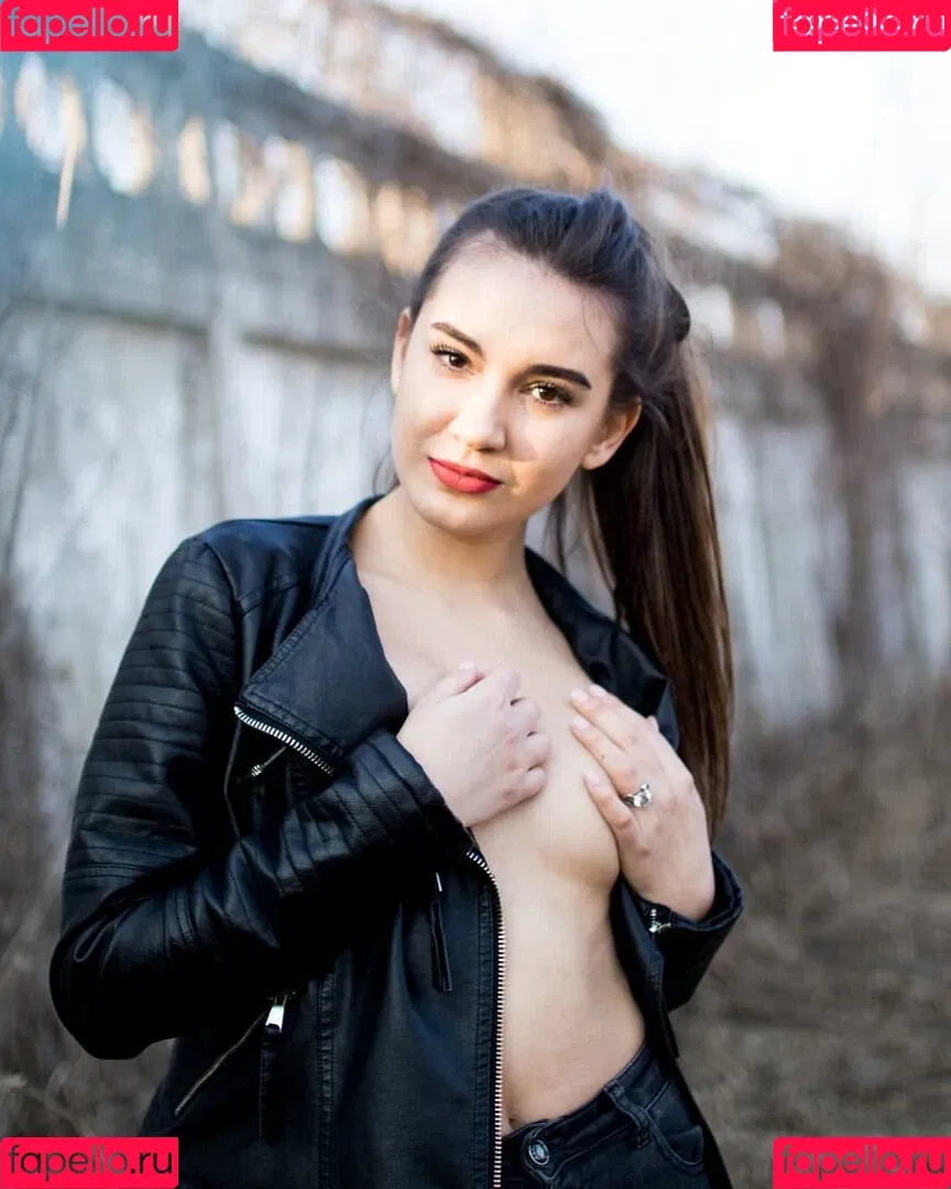 petratimea Onlyfans Photo Gallery 