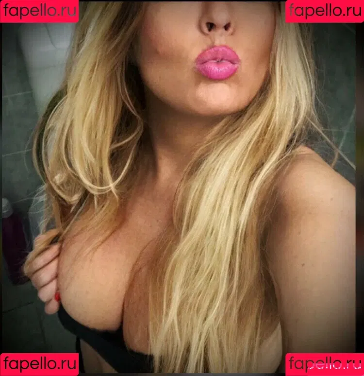 petratimea Onlyfans Photo Gallery 