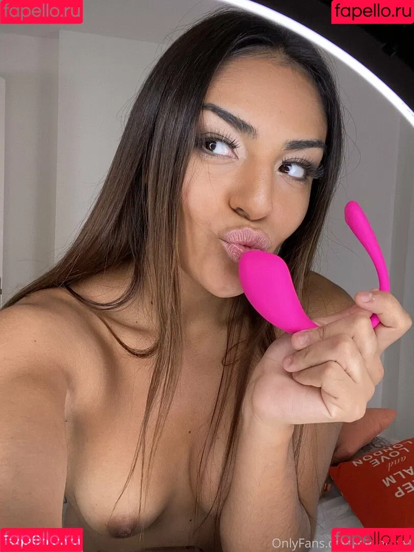 bellafoxtv Onlyfans Photo Gallery 