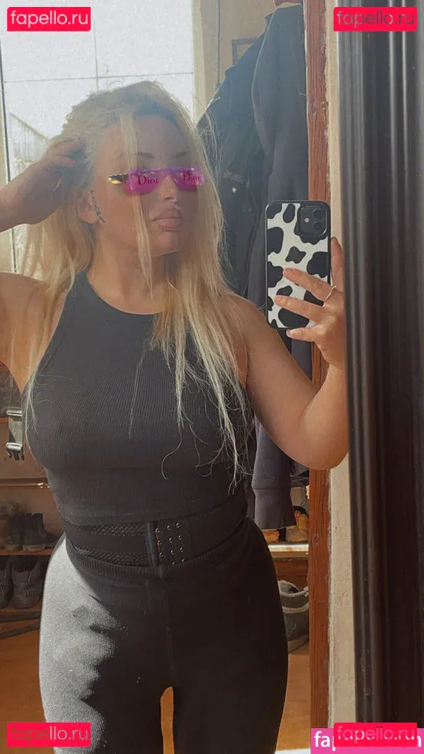 MiaNestiBaka Onlyfans Photo Gallery 