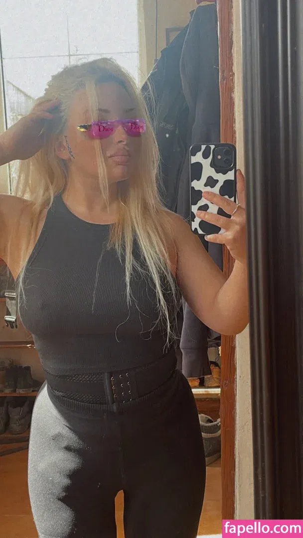 MiaNestiBaka Onlyfans Photo Gallery 