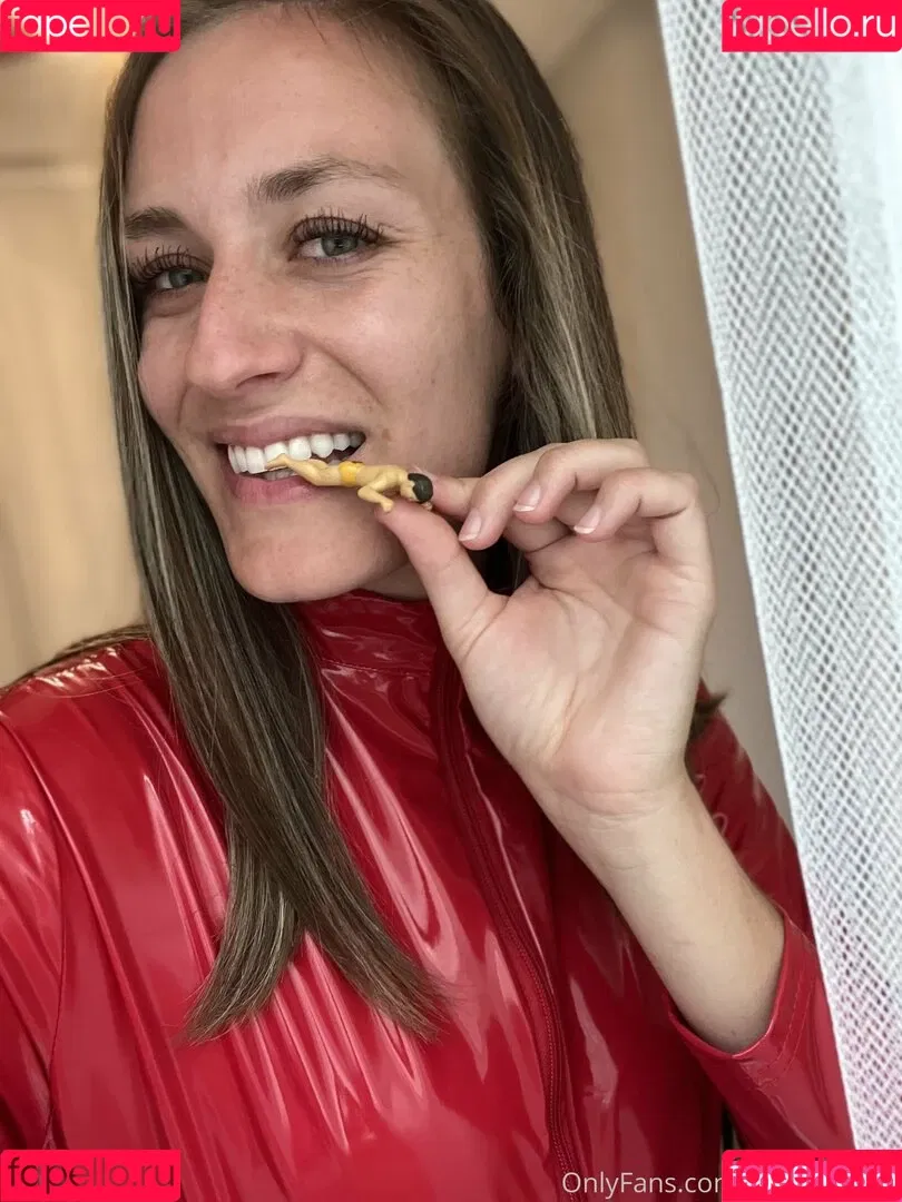 giantesstara Onlyfans Photo Gallery 