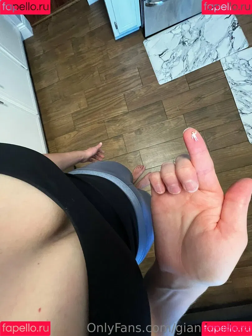 giantesstara Onlyfans Photo Gallery 