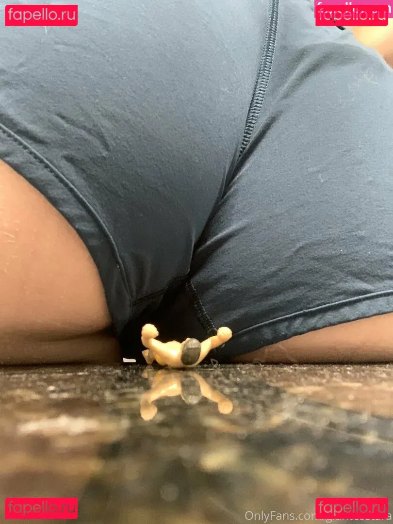 giantesstara Onlyfans Photo Gallery 