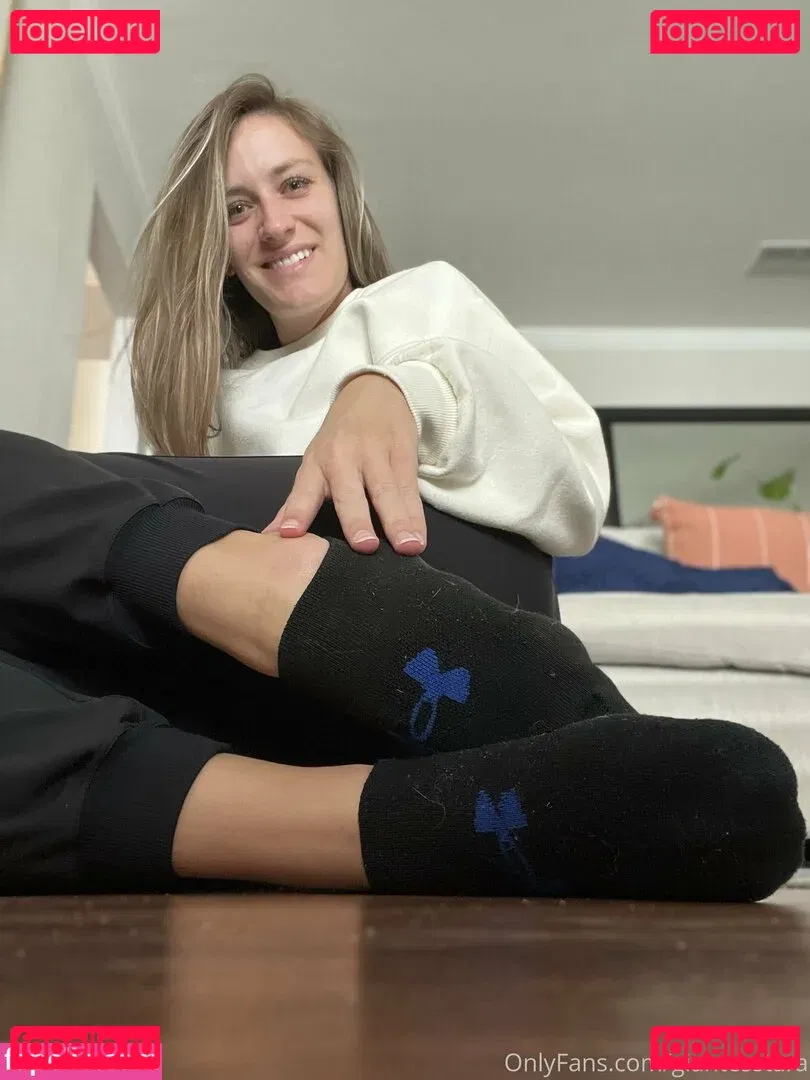 giantesstara Onlyfans Photo Gallery 