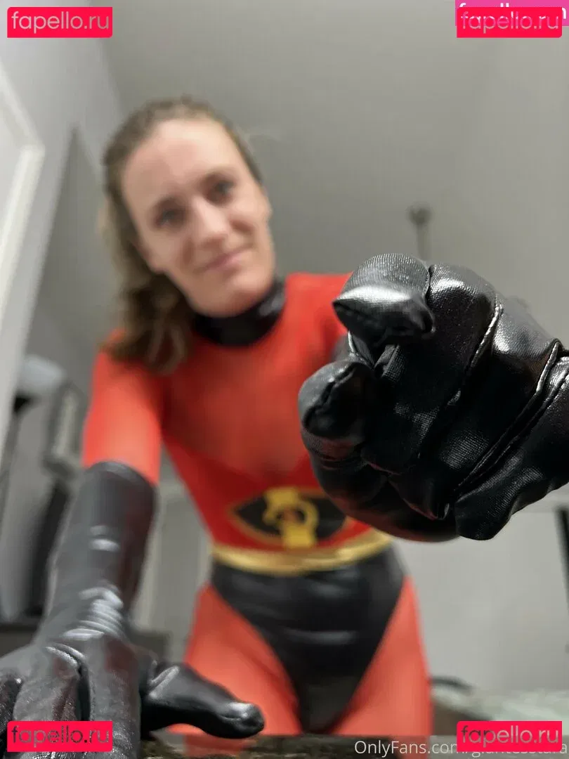 giantesstara Onlyfans Photo Gallery 