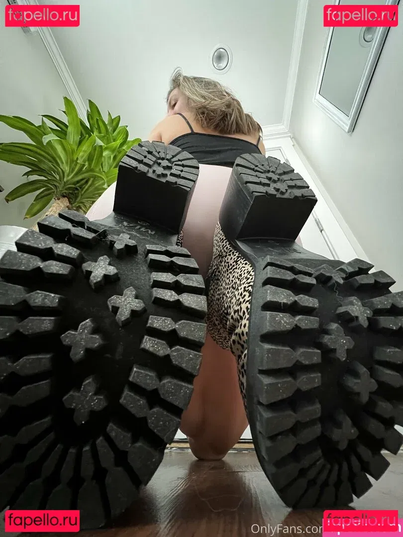 giantesstara Onlyfans Photo Gallery 