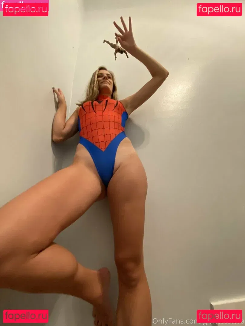 giantesstara Onlyfans Photo Gallery 