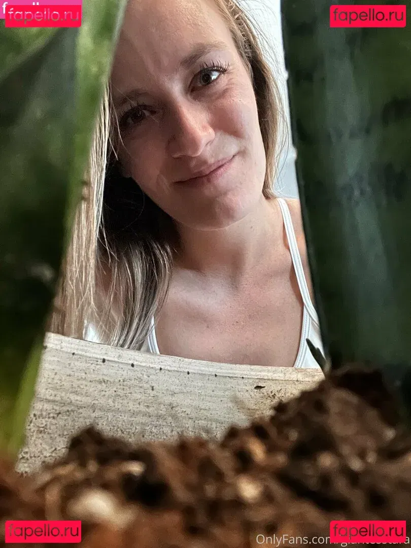 giantesstara Onlyfans Photo Gallery 