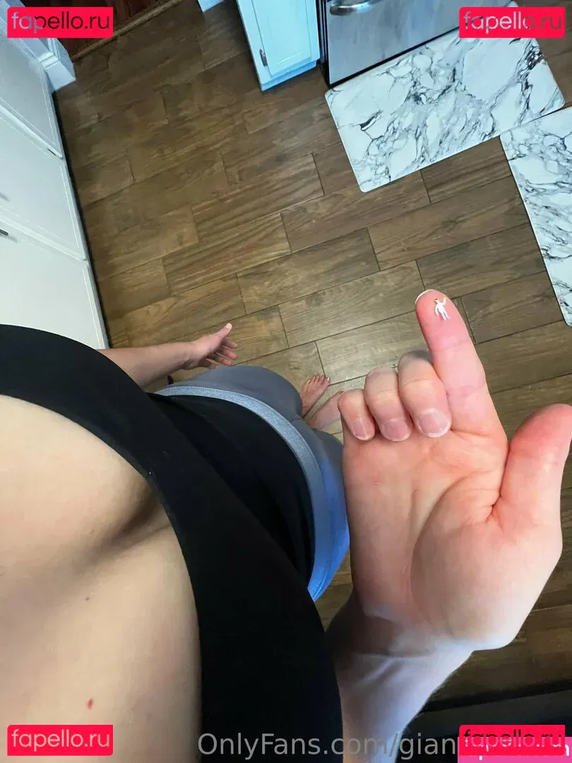 giantesstara Onlyfans Photo Gallery 