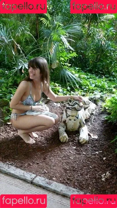 Soe Gschwind Onlyfans Photo Gallery 