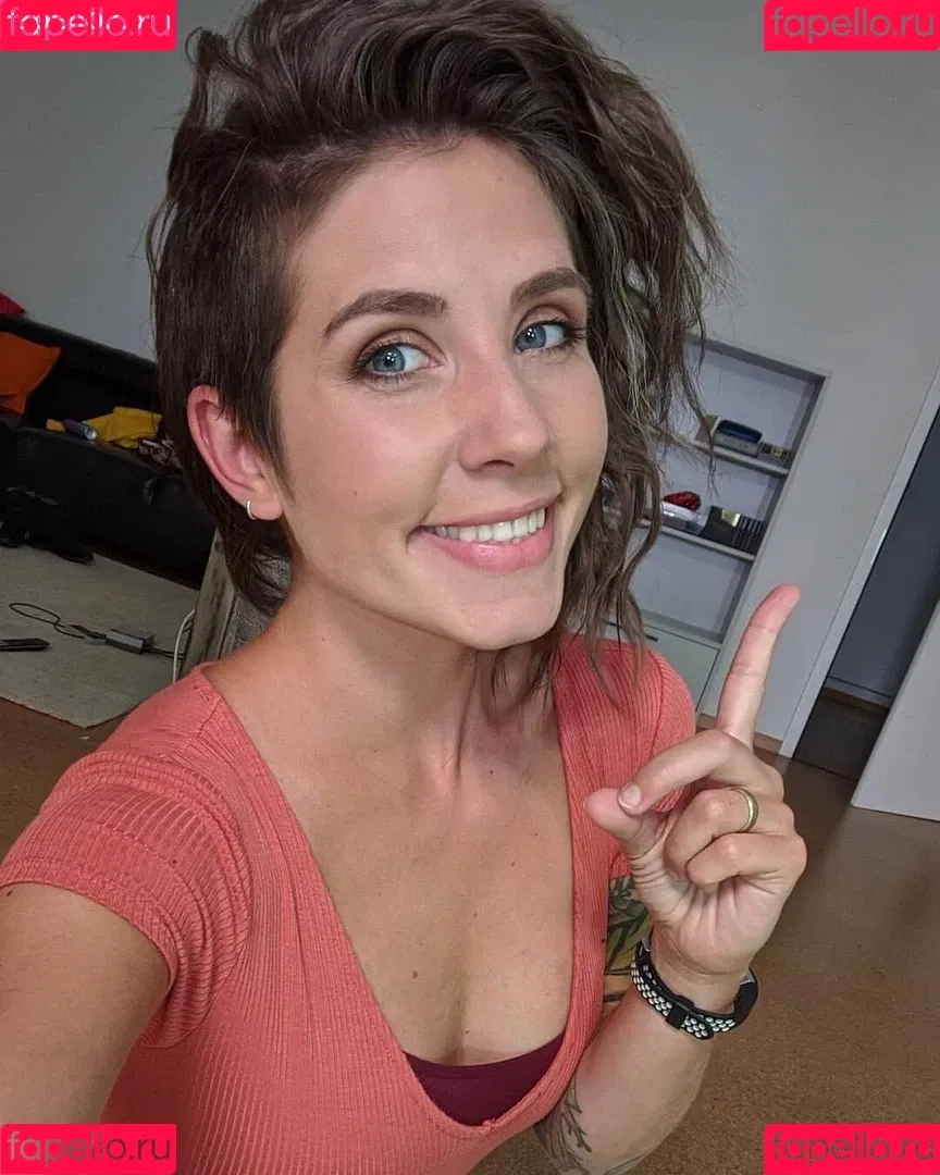 Soe Gschwind Onlyfans Photo Gallery 